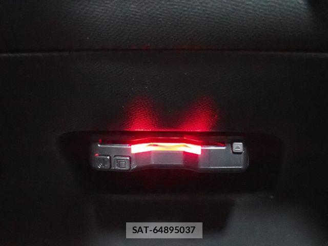 Peugeot 208 2023-06 7359277-17