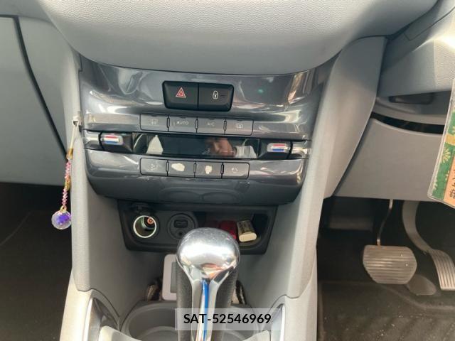 Peugeot 208 2013-09 7456727-23