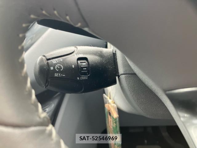 Peugeot 208 2013-09 7456727-27