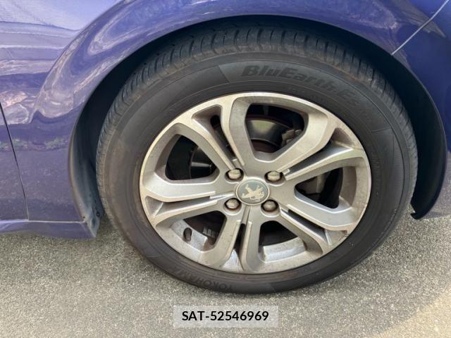 Peugeot 208 2013-09 7456727-6