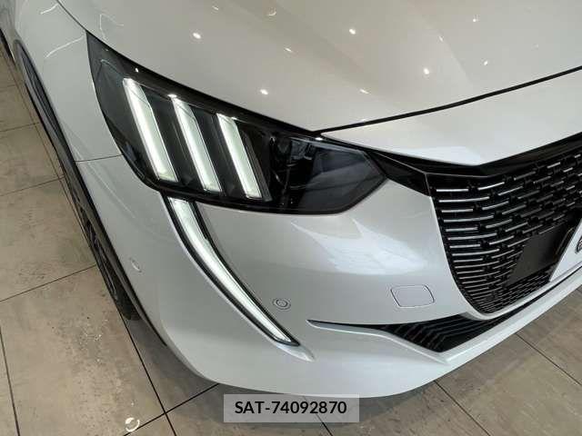 Peugeot 208 2021-07 7509648-10