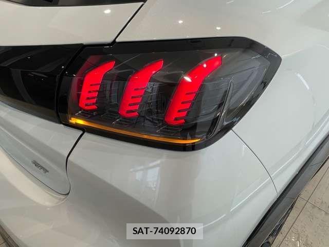 Peugeot 208 2021-07 7509648-15