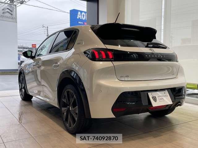 Peugeot 208 2021-07 7509648-5