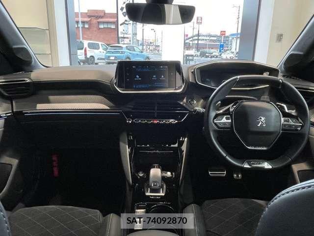 Peugeot 208 2021-07 7509648-6