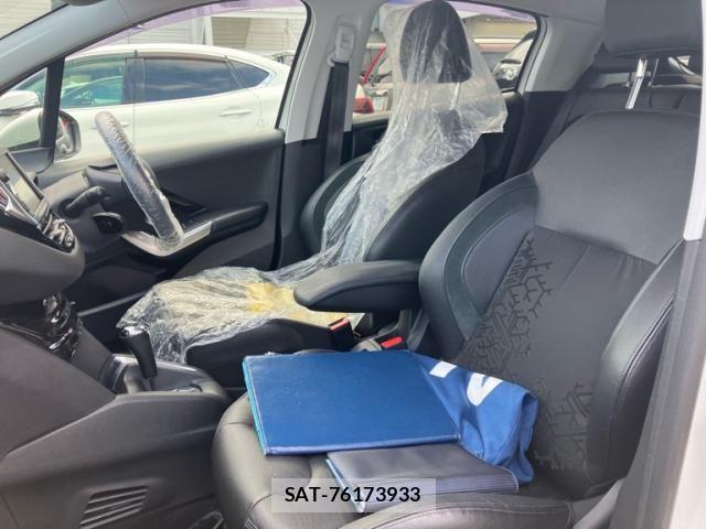 Peugeot 208 2013-10 7502202-13