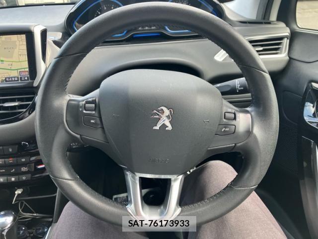 Peugeot 208 2013-10 7502202-17