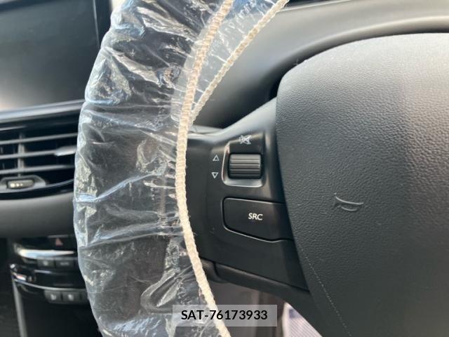 Peugeot 208 2013-10 7502202-19