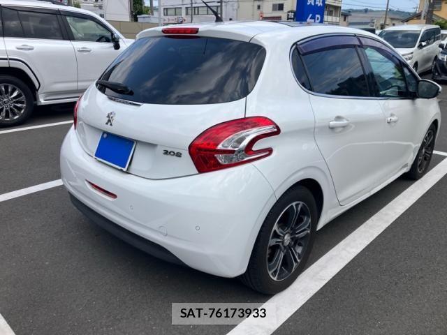 Peugeot 208 2013-10 7502202-3