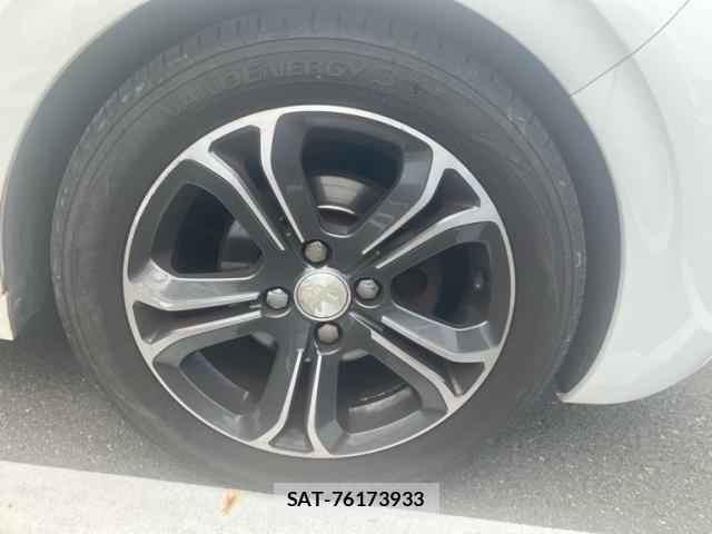 Peugeot 208 2013-10 7502202-7