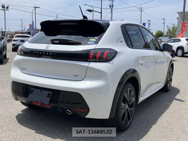 Peugeot 208 2021-04 7502199-2