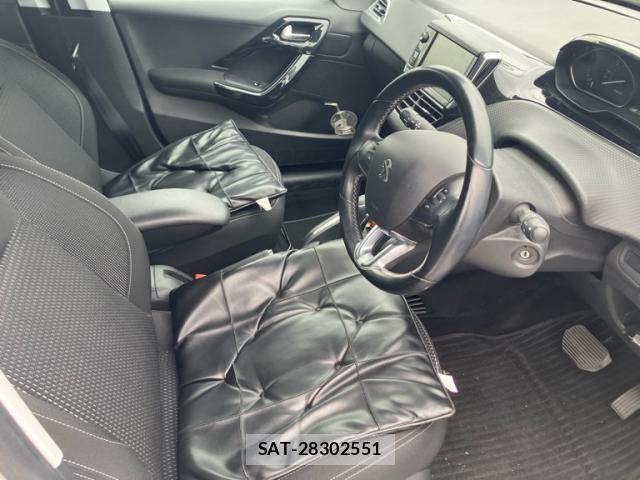 Peugeot 208 2019-07 7619155-6