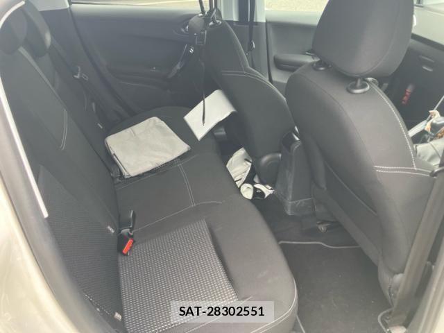 Peugeot 208 2019-07 7619155-7