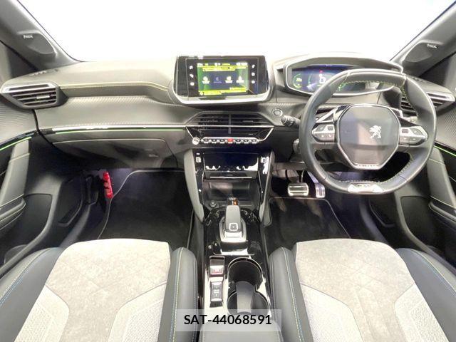 Peugeot 208 2020-08 7619153-1