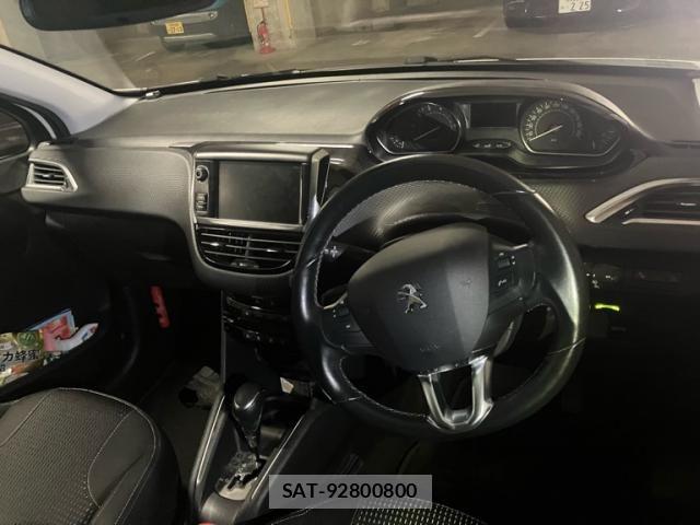 Peugeot 208 2019-08 7619156-15
