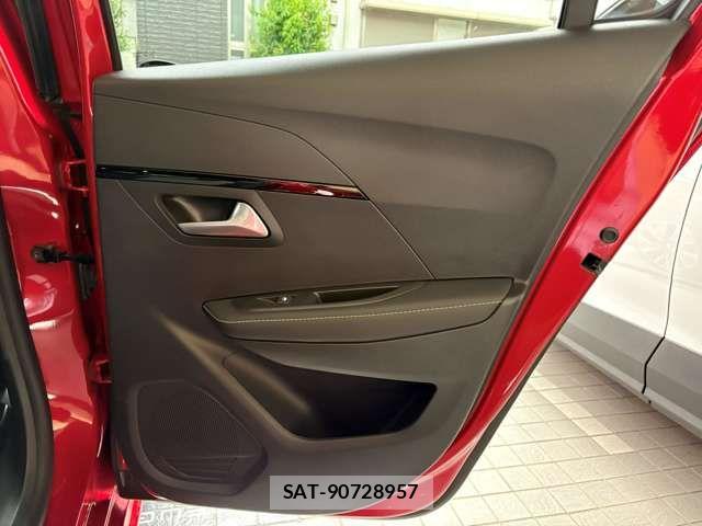Peugeot 208 2020-10 7619154-18
