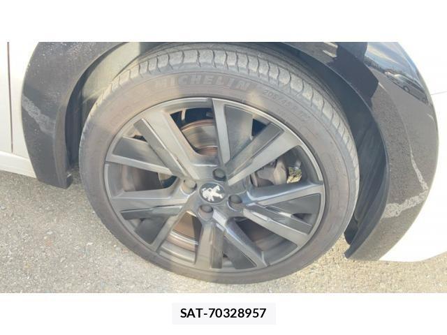 Peugeot 208 2021-11 7619151-3