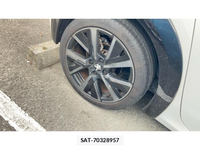 Peugeot 208 2021-11 7619151-4