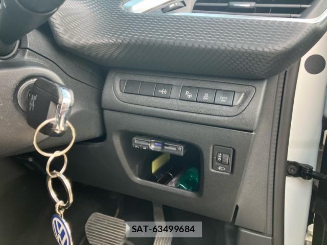 Peugeot 208 2016-12 7727109-14