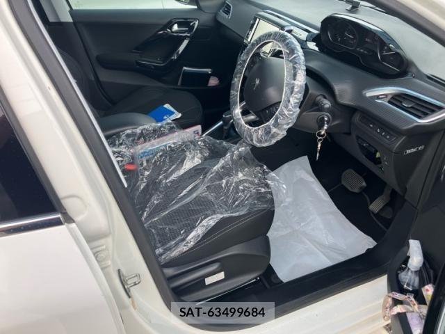 Peugeot 208 2016-12 7727109-15