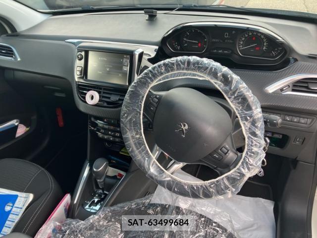 Peugeot 208 2016-12 7727109-16