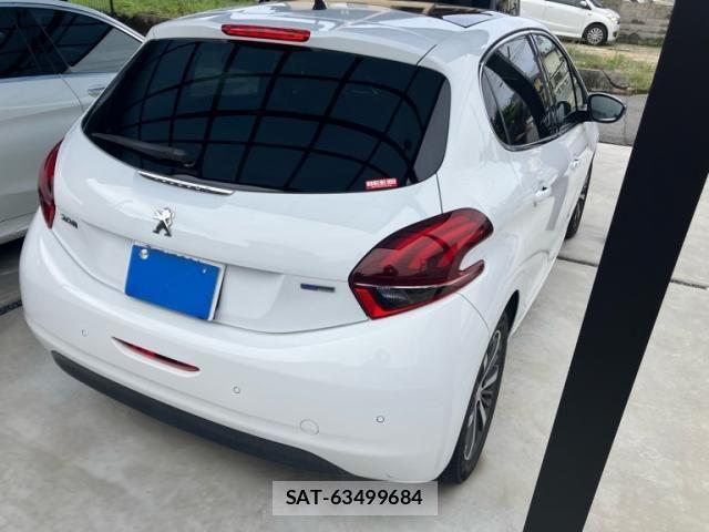 Peugeot 208 2016-12 7727109-2