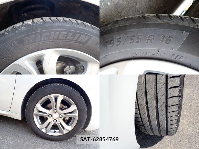 Peugeot 208 2014-07 7727111-26