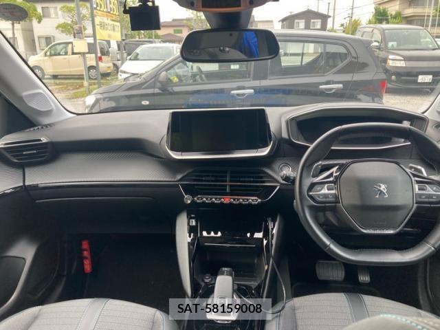 Peugeot 208 2021-06 7878739-13