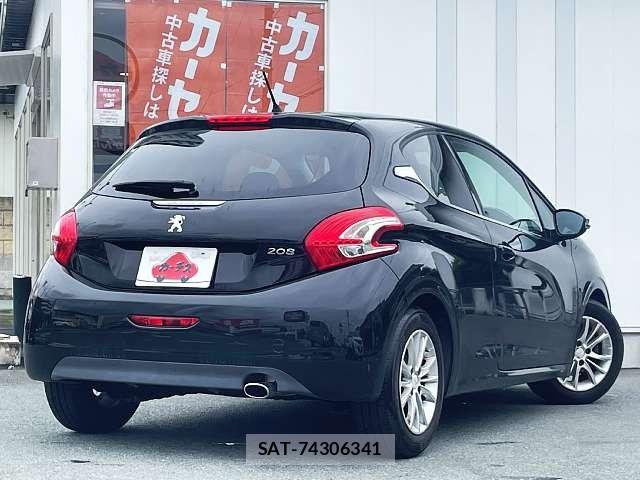 Peugeot 208 2012-11 7903218-2