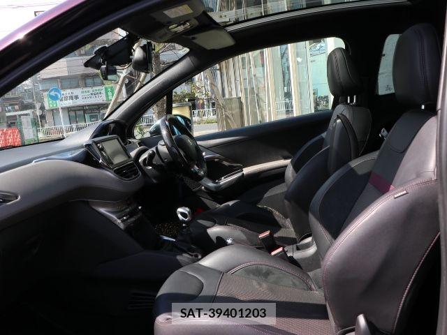 Peugeot 208 2014-05 7980552-10