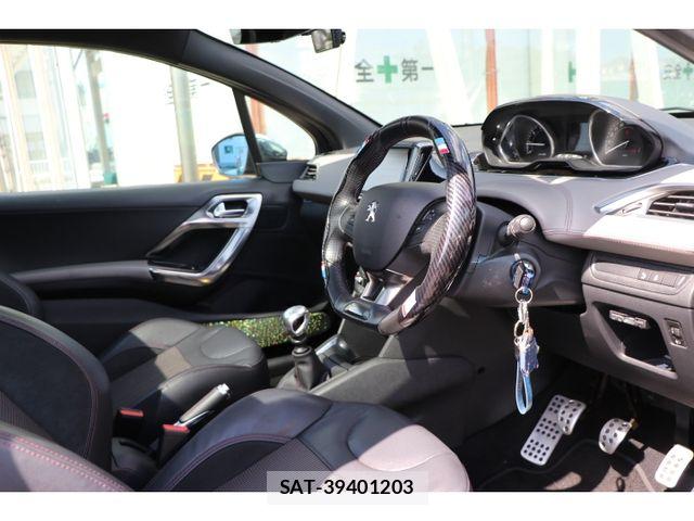 Peugeot 208 2014-05 7980552-13