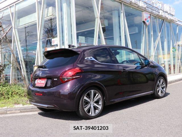 Peugeot 208 2014-05 7980552-2