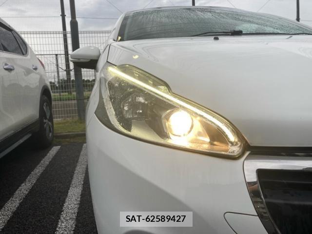 Peugeot 208 2017-07 8037571-12