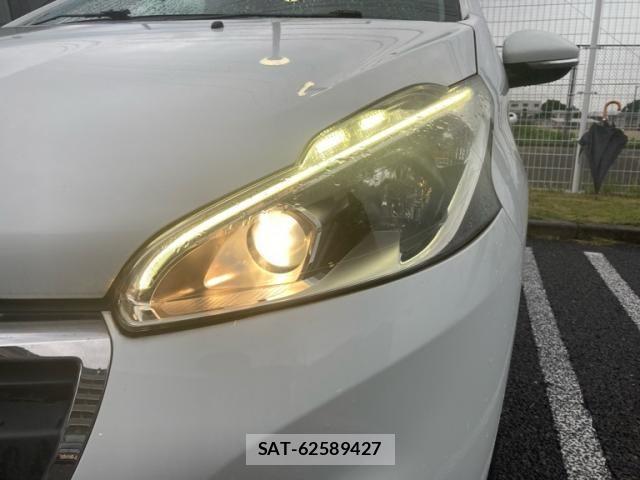 Peugeot 208 2017-07 8037571-13