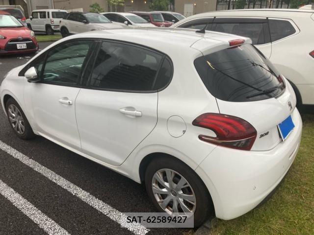 Peugeot 208 2017-07 8037571-2