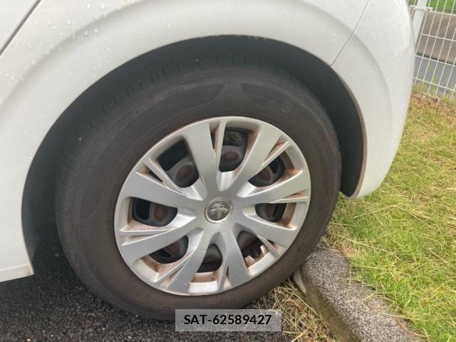 Peugeot 208 2017-07 8037571-5