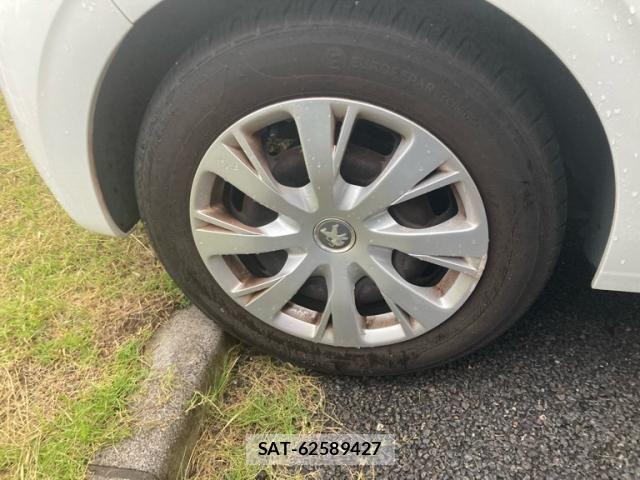 Peugeot 208 2017-07 8037571-8