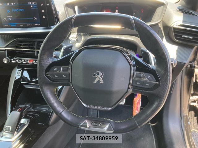 Peugeot 208 2020-10 8037568-8