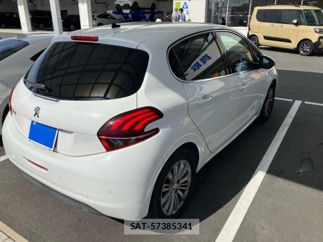 Peugeot 208 2019-03 8037573-5