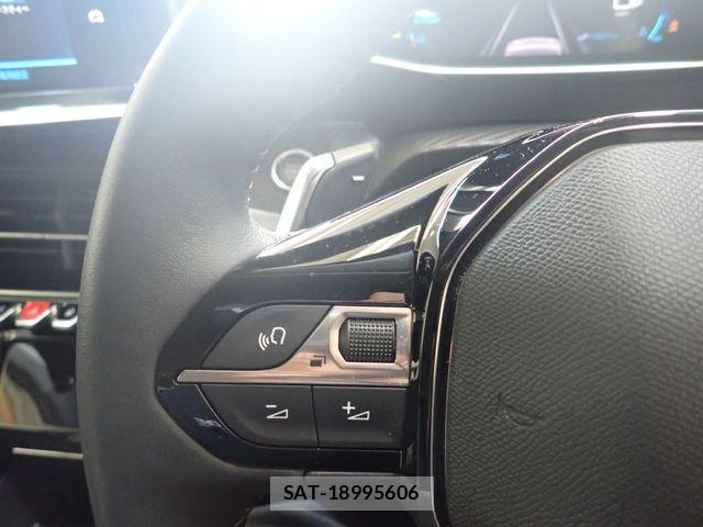 Peugeot 208 2022-06 8075102-17