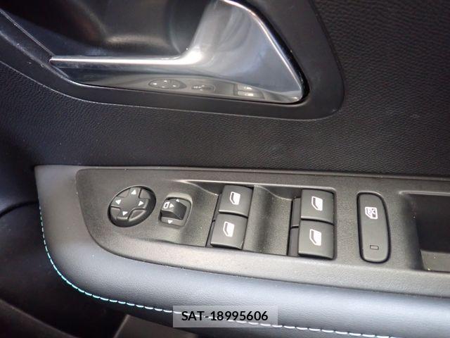 Peugeot 208 2022-06 8075102-20