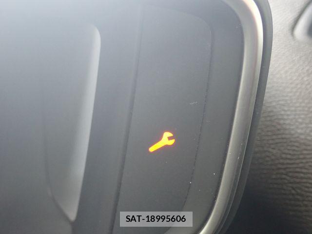 Peugeot 208 2022-06 8075102-28
