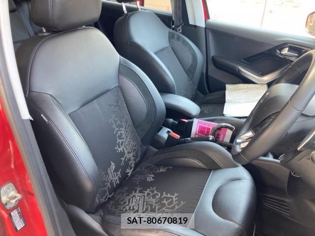 Peugeot 208 2014-07 8075105-13