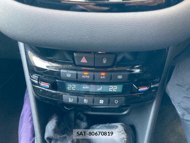 Peugeot 208 2014-07 8075105-22