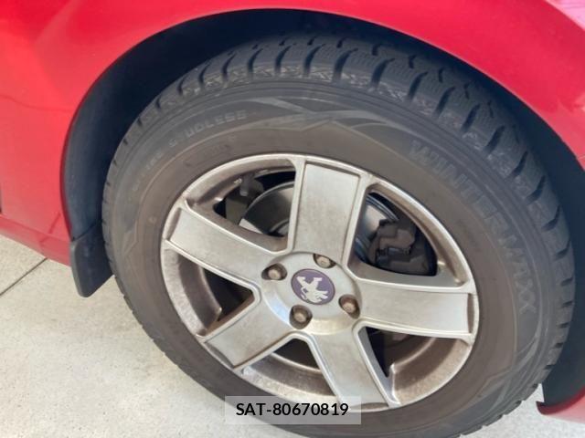 Peugeot 208 2014-07 8075105-4