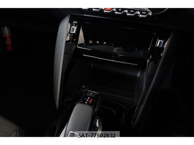 Peugeot 208 2021-09 8101176-18