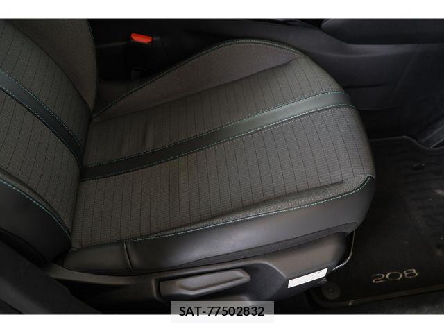 Peugeot 208 2021-09 8101176-26