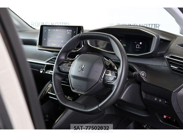Peugeot 208 2021-09 8101176-7