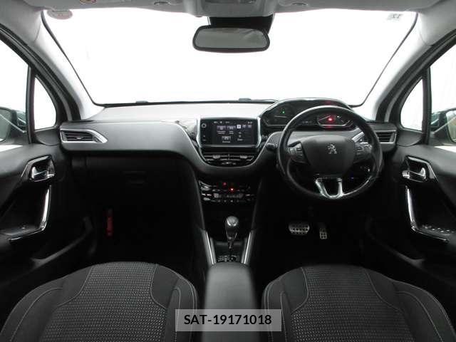 Peugeot 208 2016-12 8146408-11