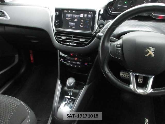 Peugeot 208 2016-12 8146408-14