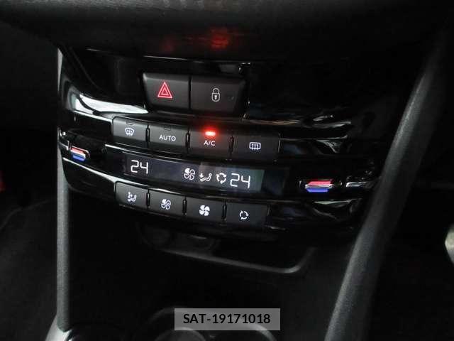 Peugeot 208 2016-12 8146408-16